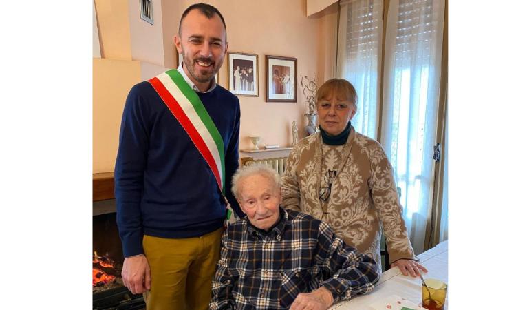 Matelica festeggia i 105 anni di Dino Pallotti, memoria storica della città e pioniere del Verdicchio