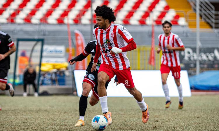 Maceratese-Teramo 0-1: beffa finale all'Helvia Recina, Njambe decide e rilancia gli abruzzesi in vetta