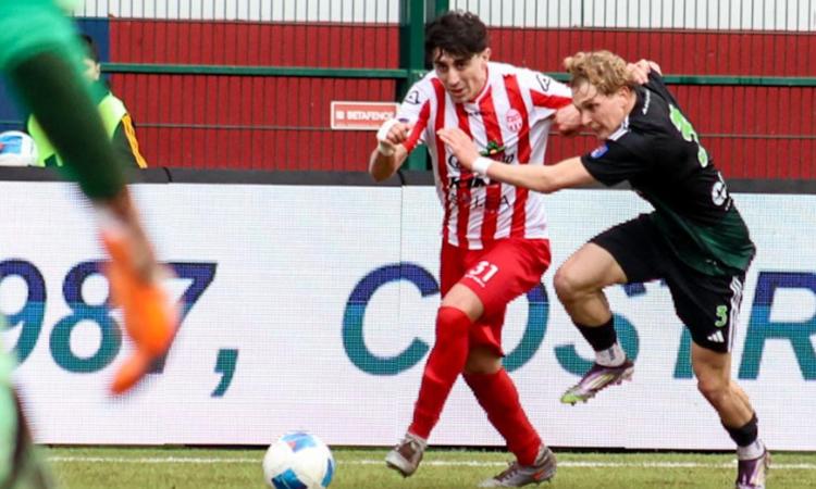 Maceratese sconfitta di misura a L’Aquila: decide il gol dell’ex Sparacello nel finale