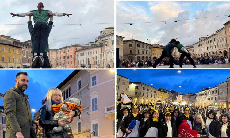 La pioggia non ferma il Carnevale di San Severino: maschere e magia in piazza del Popolo La pioggia non ferma il Carnevale di San Severino: maschere e magia in piazza del Popolo