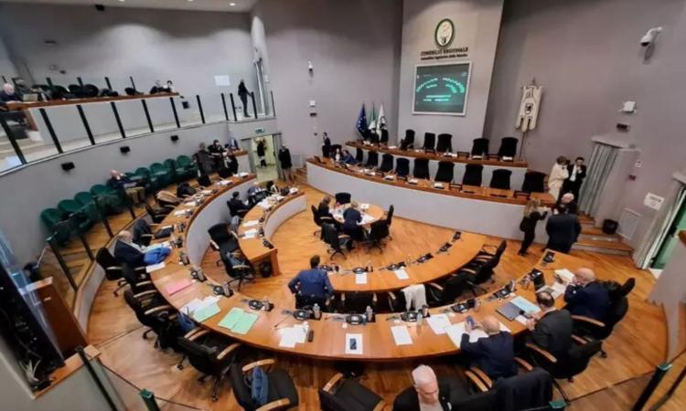 Marche, svolta per la parità di genere: quote del 30% in Giunta e Consiglio, c'è il (primo) via libera Marche, svolta per la parità di genere: quote del 30% in Giunta e Consiglio, c'è il (primo) via libera