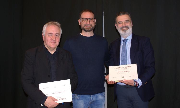 Poesia di Strada, trionfa Simone Beghi: successo per la XXVIII edizione a Loro Piceno