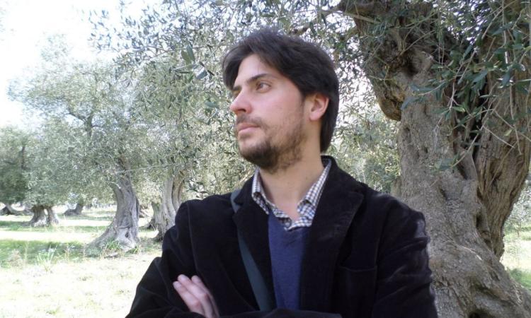 “Sete e risveglio”, il nuovo libro visionario di Fabio Strinati tra mito e memoria “Sete e risveglio”, il nuovo libro visionario di Fabio Strinati tra mito e memoria