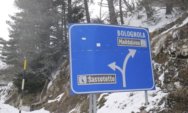 Neve e gelo nel Maceratese, altro che primavera: numerosi gli interventi dei Vigili del fuoco (VIDEO)