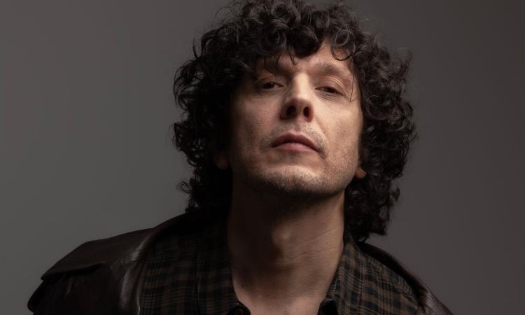 "Stella Stellina" nel cielo di Porto Recanati: Ermal Meta arriva in concerto all'Arena Gigli