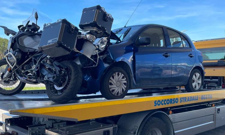 Incidente sulla SS77 tra Belforte e Tolentino: coinvolte tre autovetture e una moto
