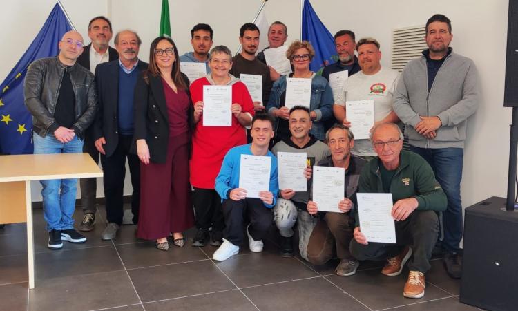Undici nuovi professionisti del verde: concluso il corso a San Severino Undici nuovi professionisti del verde: concluso il corso a San Severino