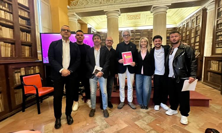 Macerata, Primo Maggio 2026 alla Terrazza dei Popoli: musica, food e dj set per tutti Macerata, Primo Maggio 2026 alla Terrazza dei Popoli: musica, food e dj set per tutti