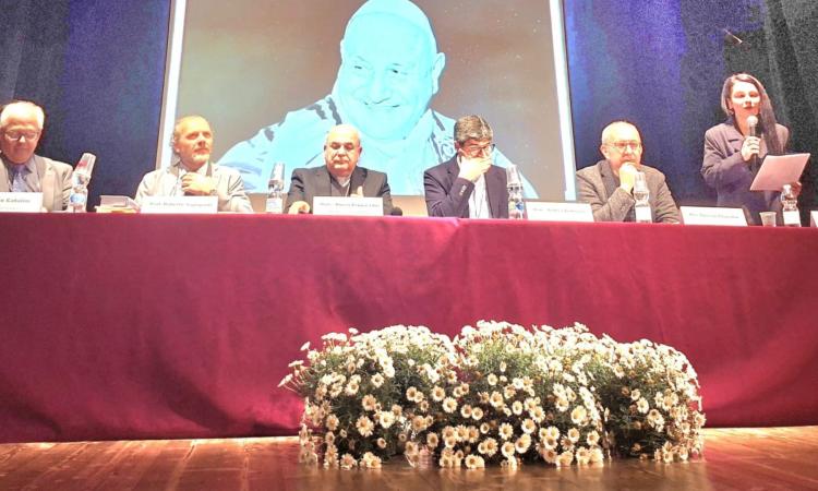 Mogliano celebra la pace: successo per il convegno su Giovanni XXIII al teatro Apollo