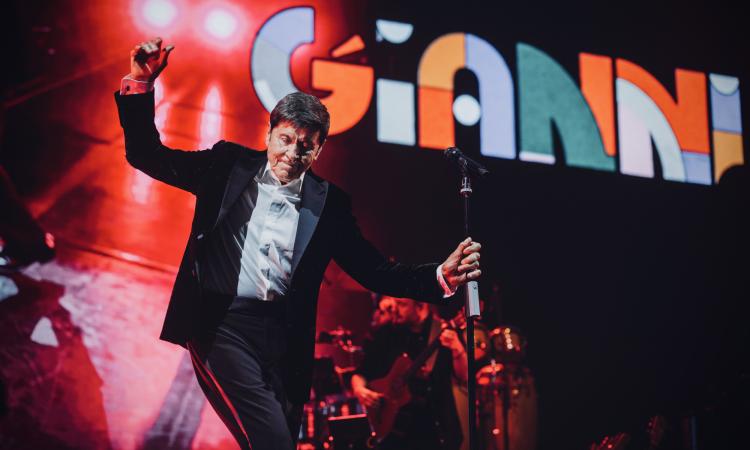 Gianni Morandi allo Sferisterio: tappa maceratese del tour “C’era un ragazzo Estate 2026”