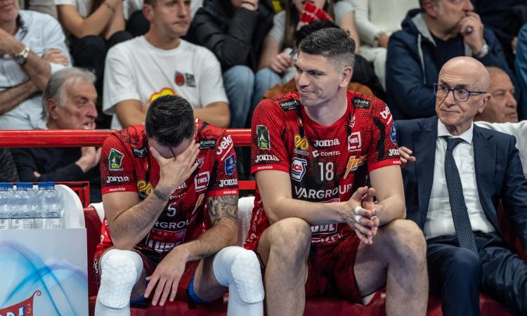 La Lube fa e disfa nel secondo set: Perugia rimonta e vince lo scudetto in gara 3 La Lube fa e disfa nel secondo set: Perugia rimonta e vince lo scudetto in gara 3