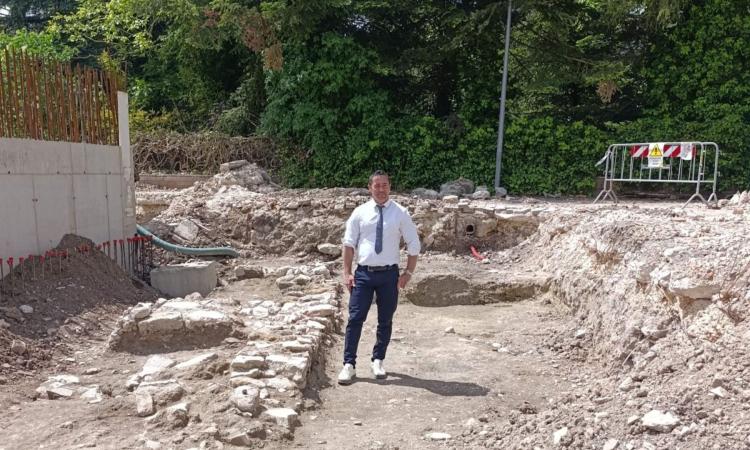 Pieve Torina, scoperta una domus romana durante i lavori del nuovo municipio Pieve Torina, scoperta una domus romana durante i lavori del nuovo municipio