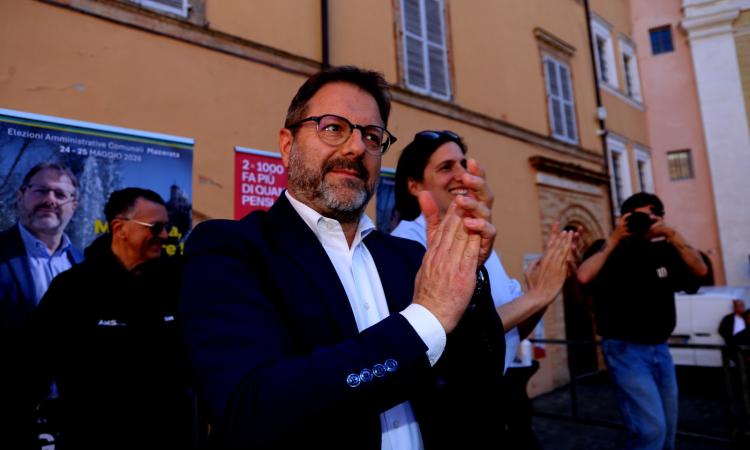 Macerata, Tittarelli sceglie piazza Vittorio Veneto per chiudere la campagna elettorale Macerata, Tittarelli sceglie piazza Vittorio Veneto per chiudere la campagna elettorale