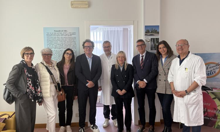 San Severino, donazione all'Hospice: 12 nuove poltrone-letto per i familiari dei pazienti San Severino, donazione all'Hospice: 12 nuove poltrone-letto per i familiari dei pazienti