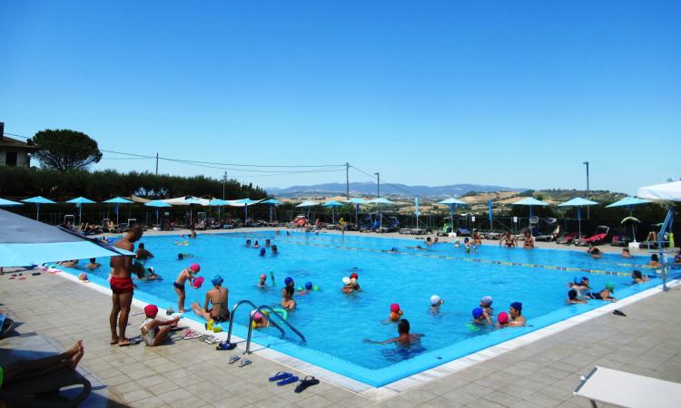 Torna la “spiaggia di Macerata”: riapre la piscina Filarmonica