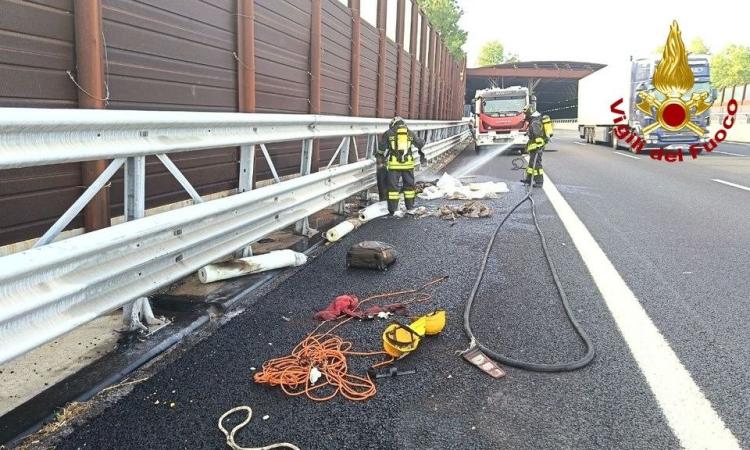 incendio-a14-porto-sant'elpidio incendio-a14-porto-sant'elpidio