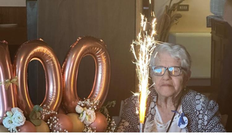 Sarnano festeggia i 100 anni di Gilde Bagazzoli, la storica cuoca delle scuole Sarnano festeggia i 100 anni di Gilde Bagazzoli, la storica cuoca delle scuole