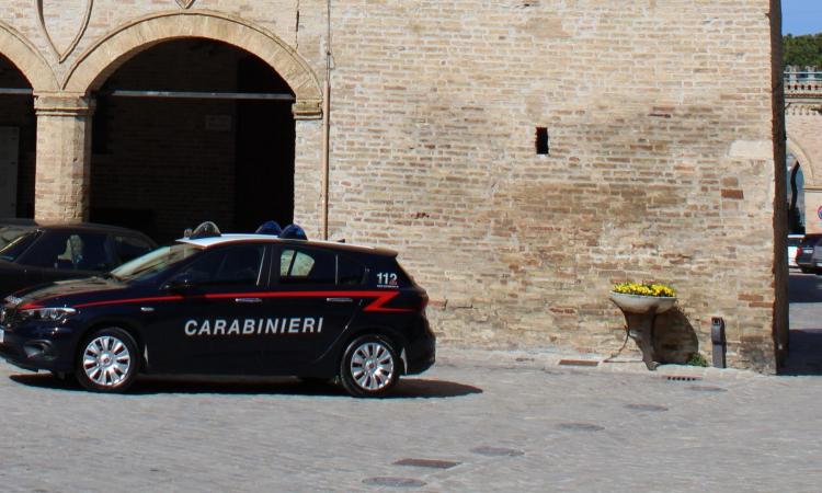 Truffa dello specchietto a Montelupone: donna 88enne consegna 600 euro, denunciato un uomo