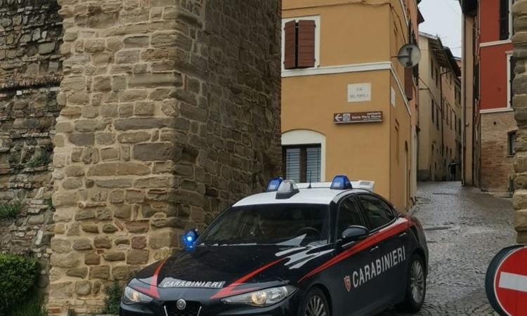 28enne-minaccia-carabinieri 28enne-minaccia-carabinieri