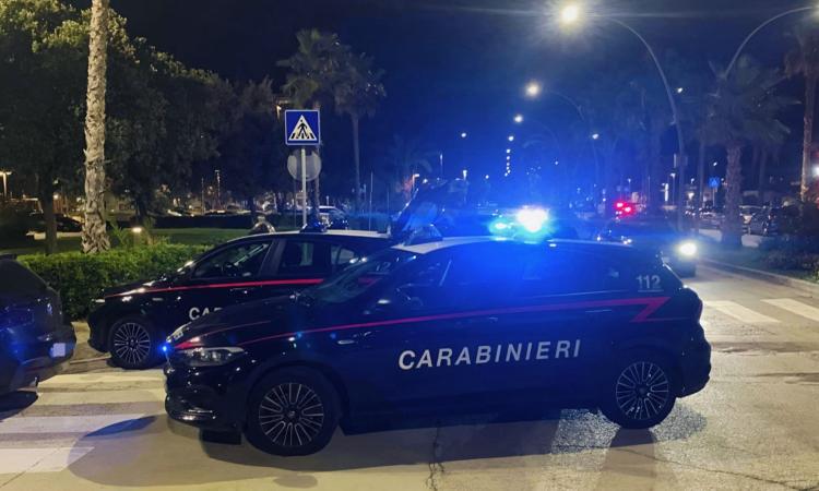 Civitanova, "Vi accoltello, non mi toccate": 28enne denunciata dopo le minacce ai carabinieri Civitanova, "Vi accoltello, non mi toccate": 28enne denunciata dopo le minacce ai carabinieri