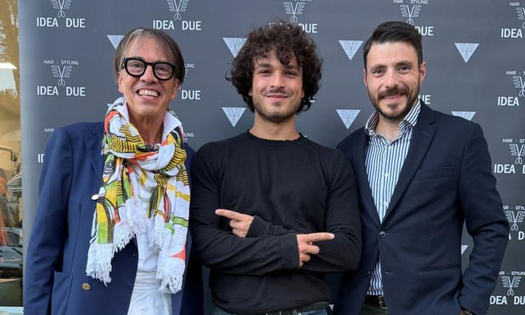 Leo Gassmann incontra il suo hairstylist a Belforte: “Qui mi sento a casa”