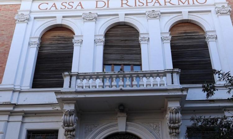 ex-banca-marche-edificio-camerino