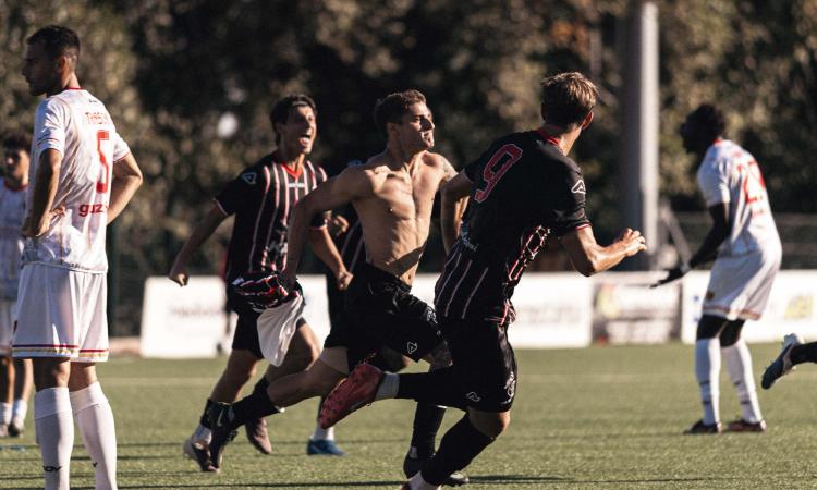 Maceratese, rimonta da sballo nel derby: Gagliardi firma il 3-2 contro la Recanatese Maceratese, rimonta da sballo nel derby: Gagliardi firma il 3-2 contro la Recanatese