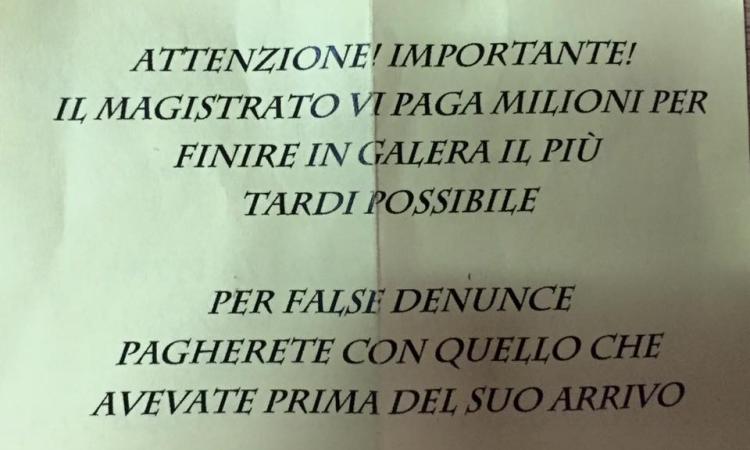 Messaggi inspiegabili nelle cassette della posta dei tolentinati