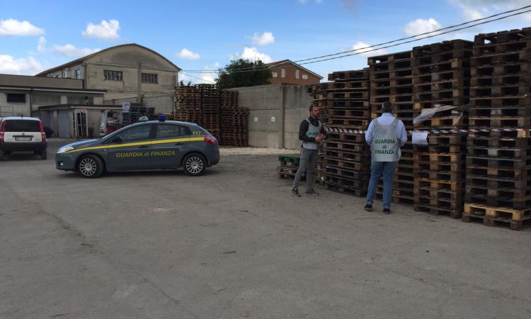 Porto Recanati: maxi operazione anti contraffazione della Guardia di Finanza