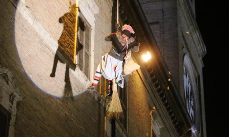 Befana in arrivo in Piazza della Libertà: l'appuntamento è per domenica 10 gennaio