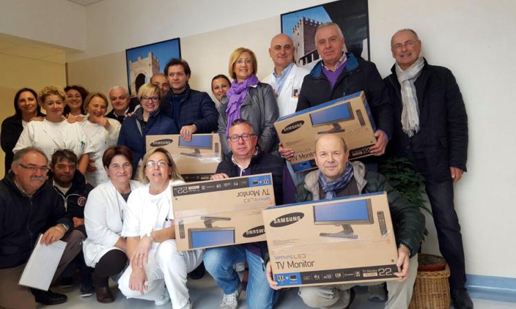 La "castagnata" del Foro Boario porta in dono tre tv per la Dialisi