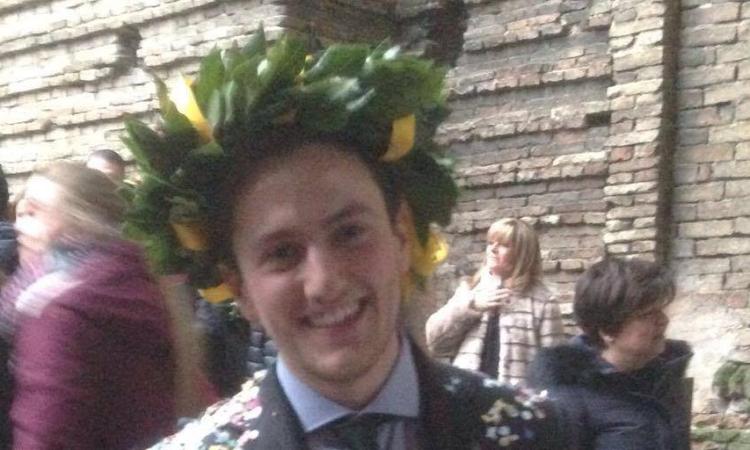 Leonardo Renzi ha conseguito la laurea in Economia Bancaria