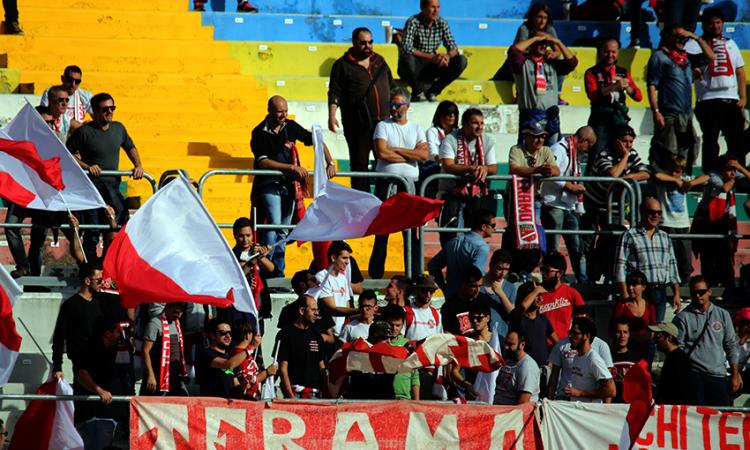 Danni allo stadio per appena 50 euro