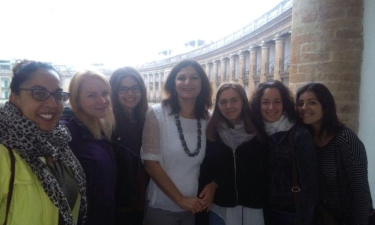 Un gruppo di giovani a Macerata per il servizio di volontariato europeo