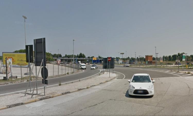 Rotatoria allo svincolo autostradale: subito il via all'ampliamento