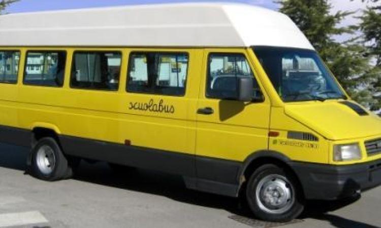 Tagli della Regione ai trasporti: l'appello di una mamma al presidente Ceriscioli