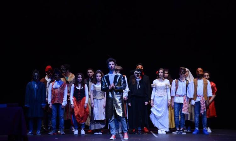 Gli studenti di Castelraimondo alla 34^ rassegna nazionale teatro della scuola a Serra San Quirico