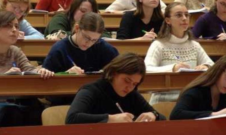 A Macerata ritornano sui banchi gli studenti della Dante Alighieri: un servizio navetta gratuito li accompagnerà all'Itas Matteo Ricci