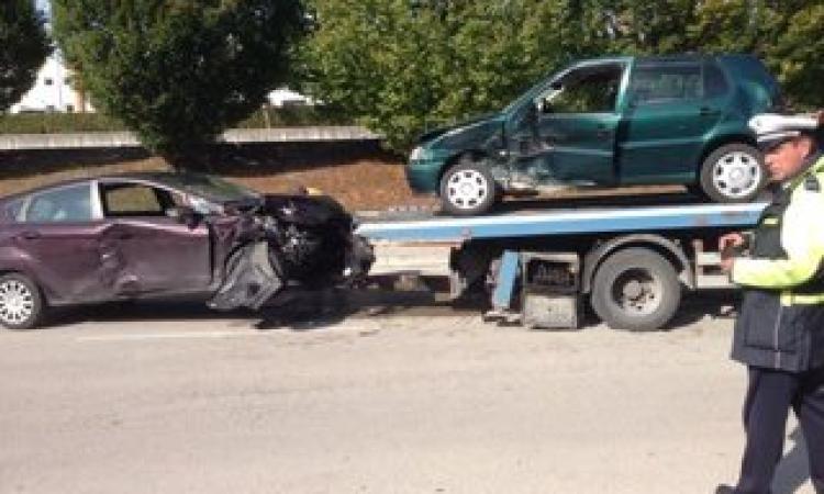 Incidente in via Colombo a Tolentino: una persona finisce in ospedale
