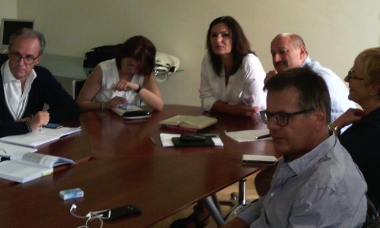 Sarà un San Giuliano solidale e sobrio: nuova riunione operativa in Comune dopo il sisma