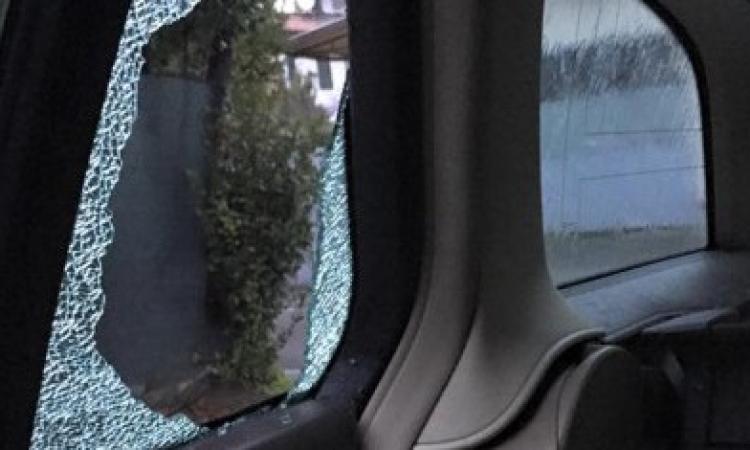 Raid sulle auto in sosta a San Marone: in azione due malviventi