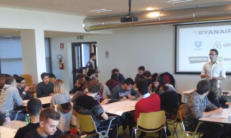 Gli studenti di Unimc e Univpm insieme sui progetti di impresa