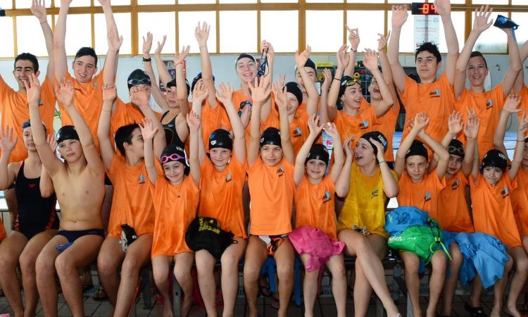 Civitanova batte tutti: i nuotatori de Il Grillo portano a casa un nuovo titolo regionale