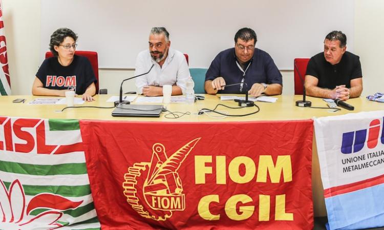 "La lotta dei metalmeccanici non va in ferie": la rabbia dei lavoratori per il mancato contratto nazionale