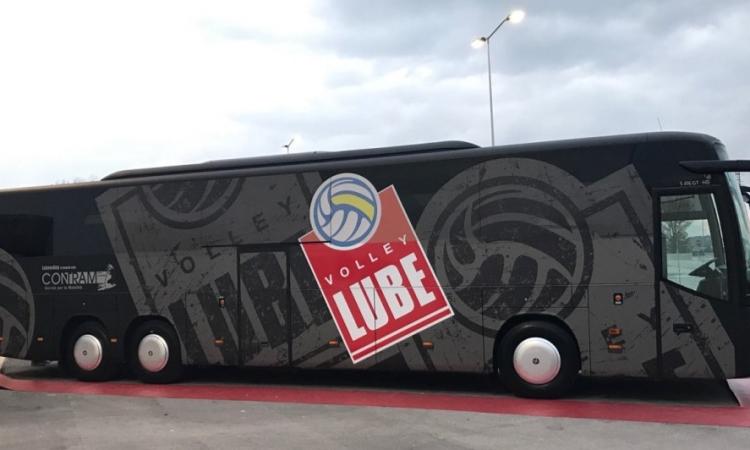 Due pullman nuovissimi per la Lube Volley, porteranno le Marche colpite dal sisma in trasferta