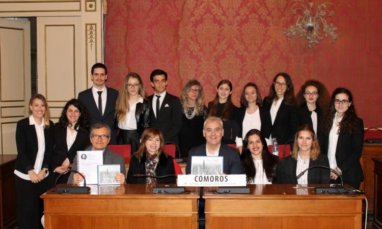 Macerata, gli studenti del Liceo classico e linguistico del progetto Mun ricevuti in Municipio