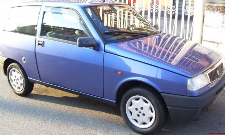 Rubata una Y10 a Civitanova: l'appello della proprietaria