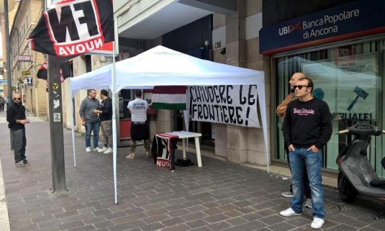 "Chiudere le frontiere" Manifestazione di Forza Nuova