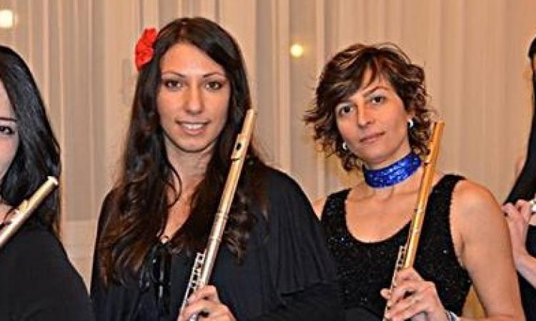 Macerata: Flash Mob del quartetto di flautiste F.A.T.A.