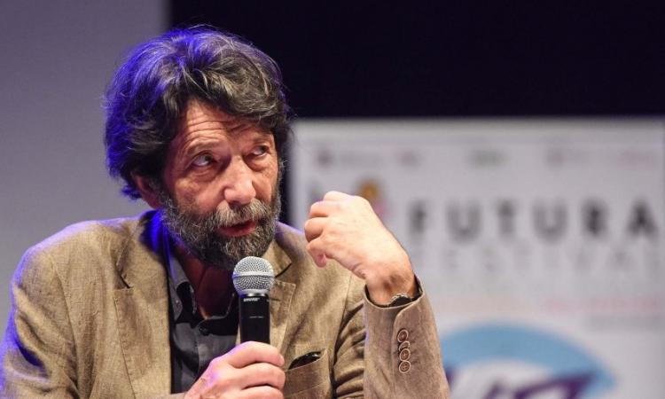Massimo Cacciari riempie la piazza di Futura